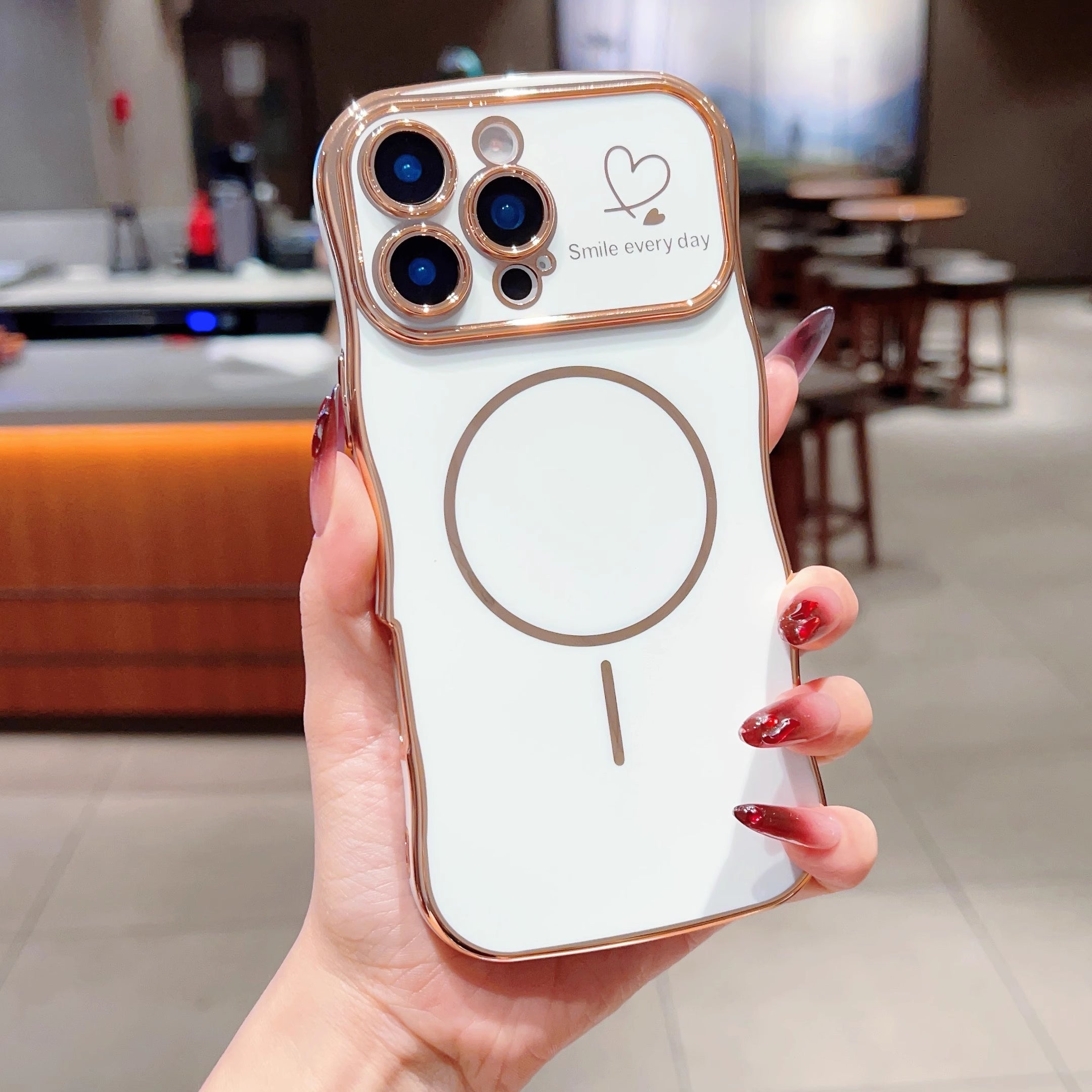 Cute magnetic case with wavy edges