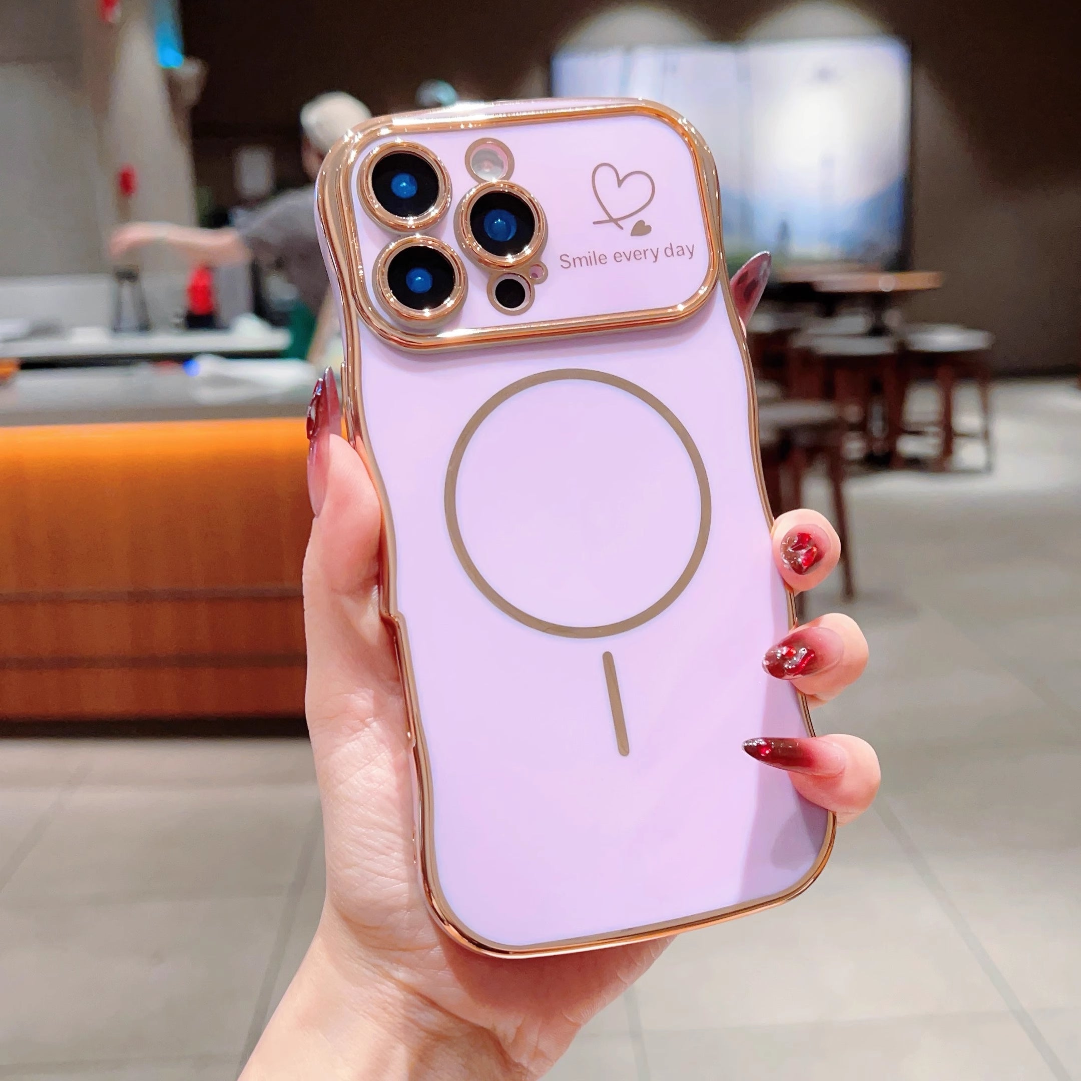 Cute magnetic case with wavy edges