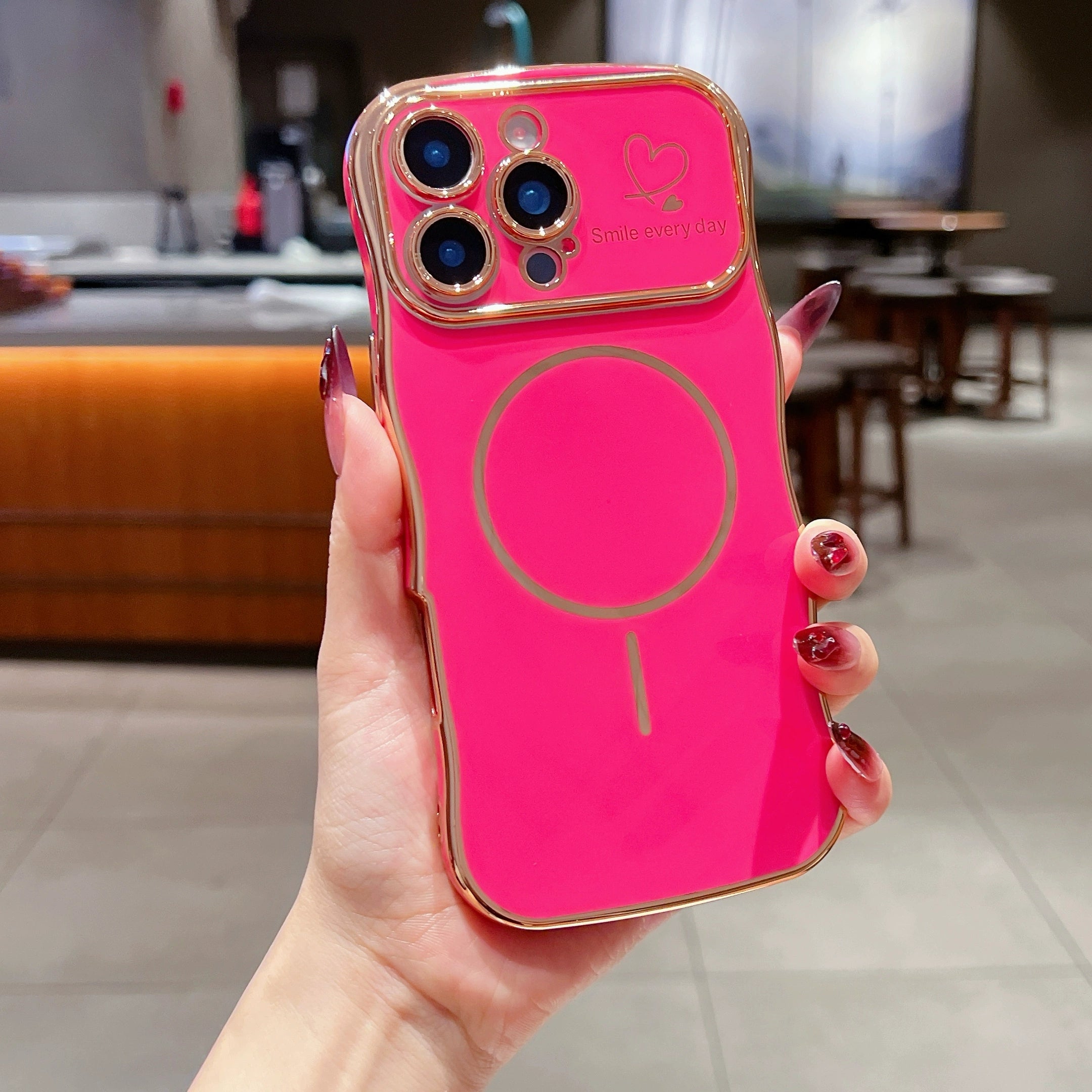 Cute magnetic case with wavy edges