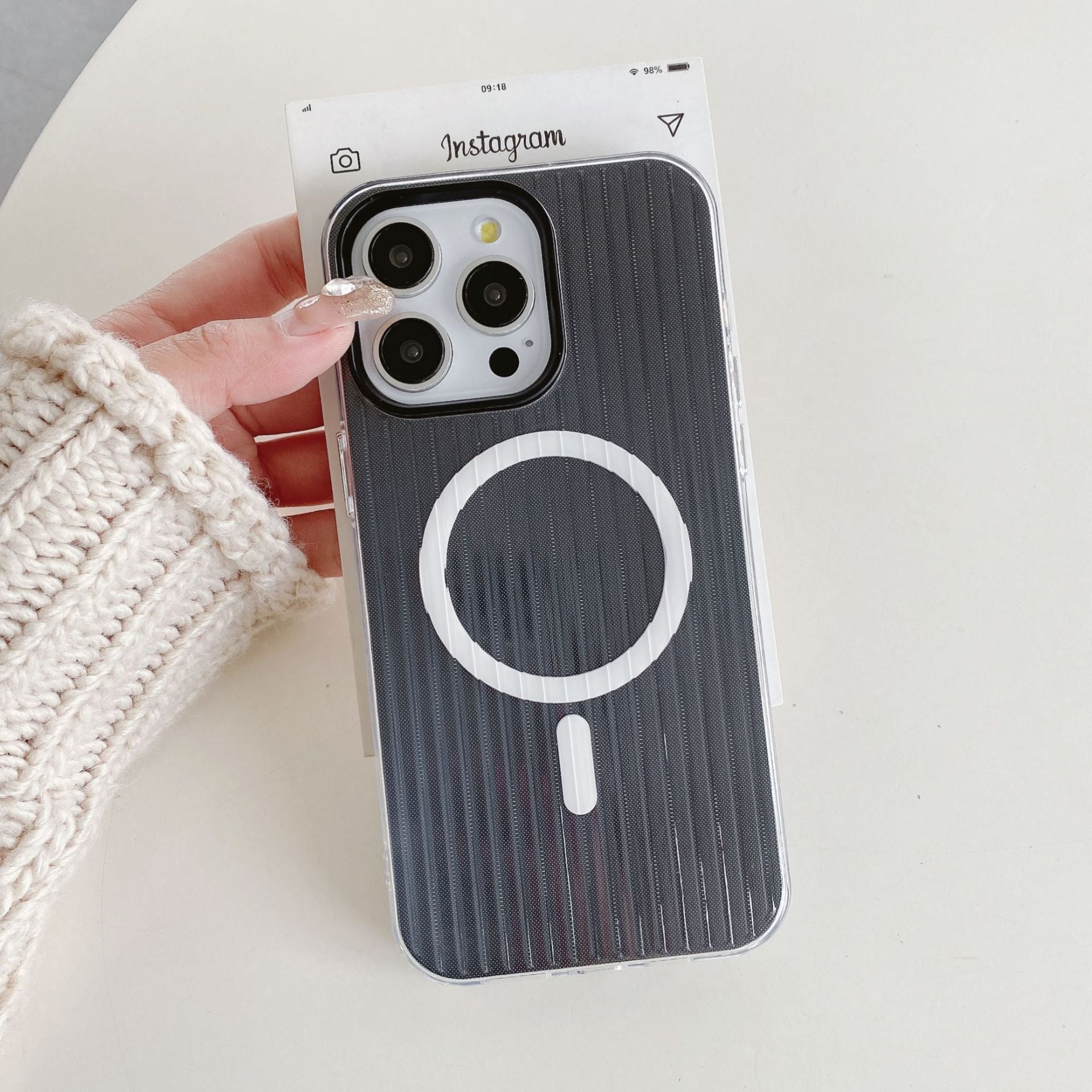 Minimalist iPhone Case with MagSafe – Slim & Protective Design