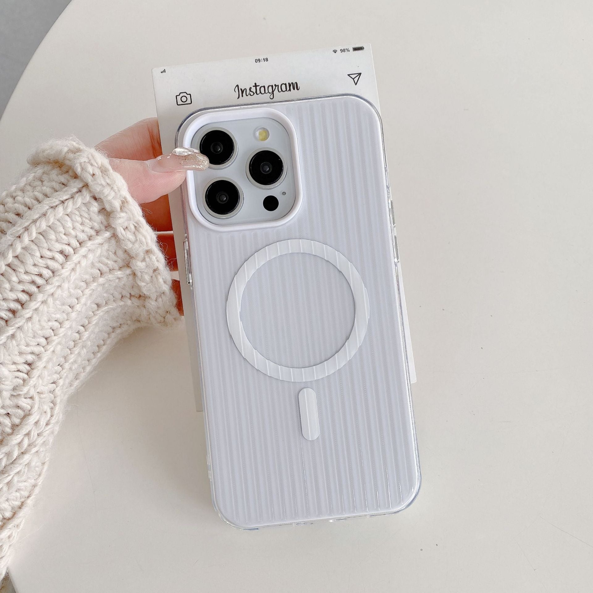 Minimalist iPhone Case with MagSafe – Slim & Protective Design